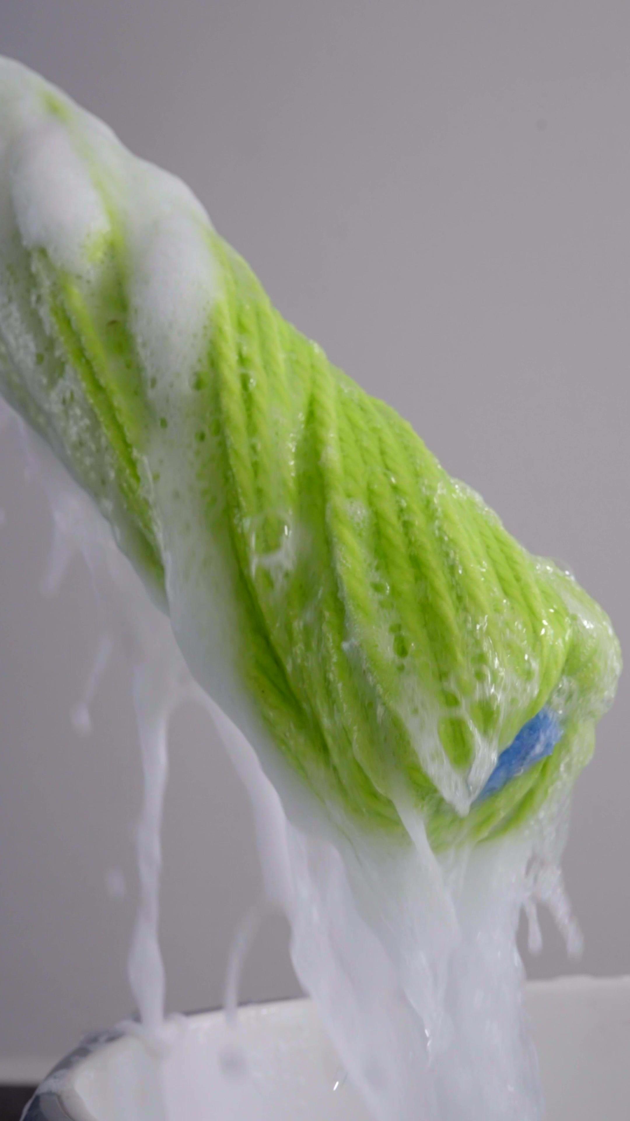 Descubre las ventajas de utilizar un trapeador autoexprimible