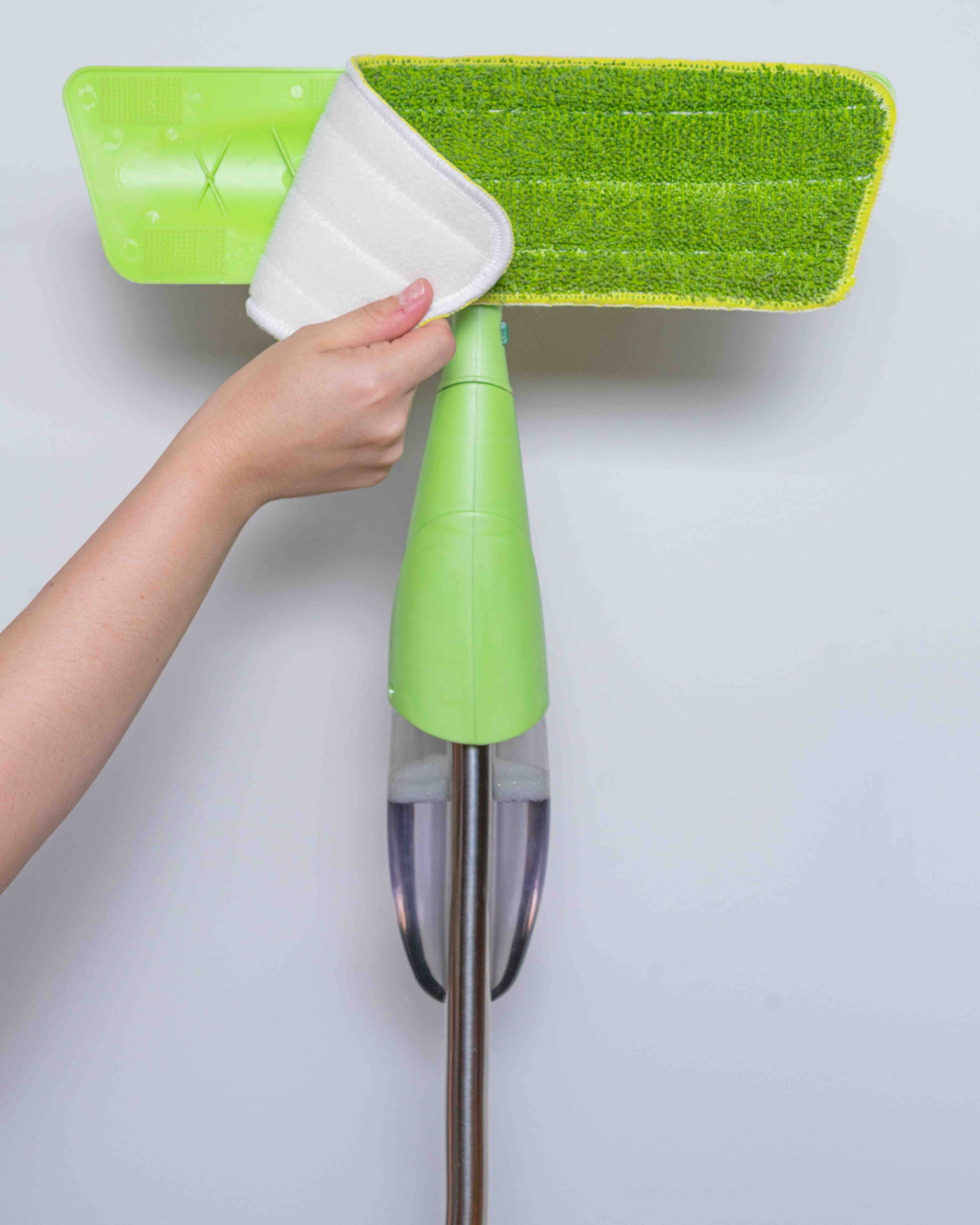 Errores comunes al usar un trapeador de microfibra y cómo evitarlos