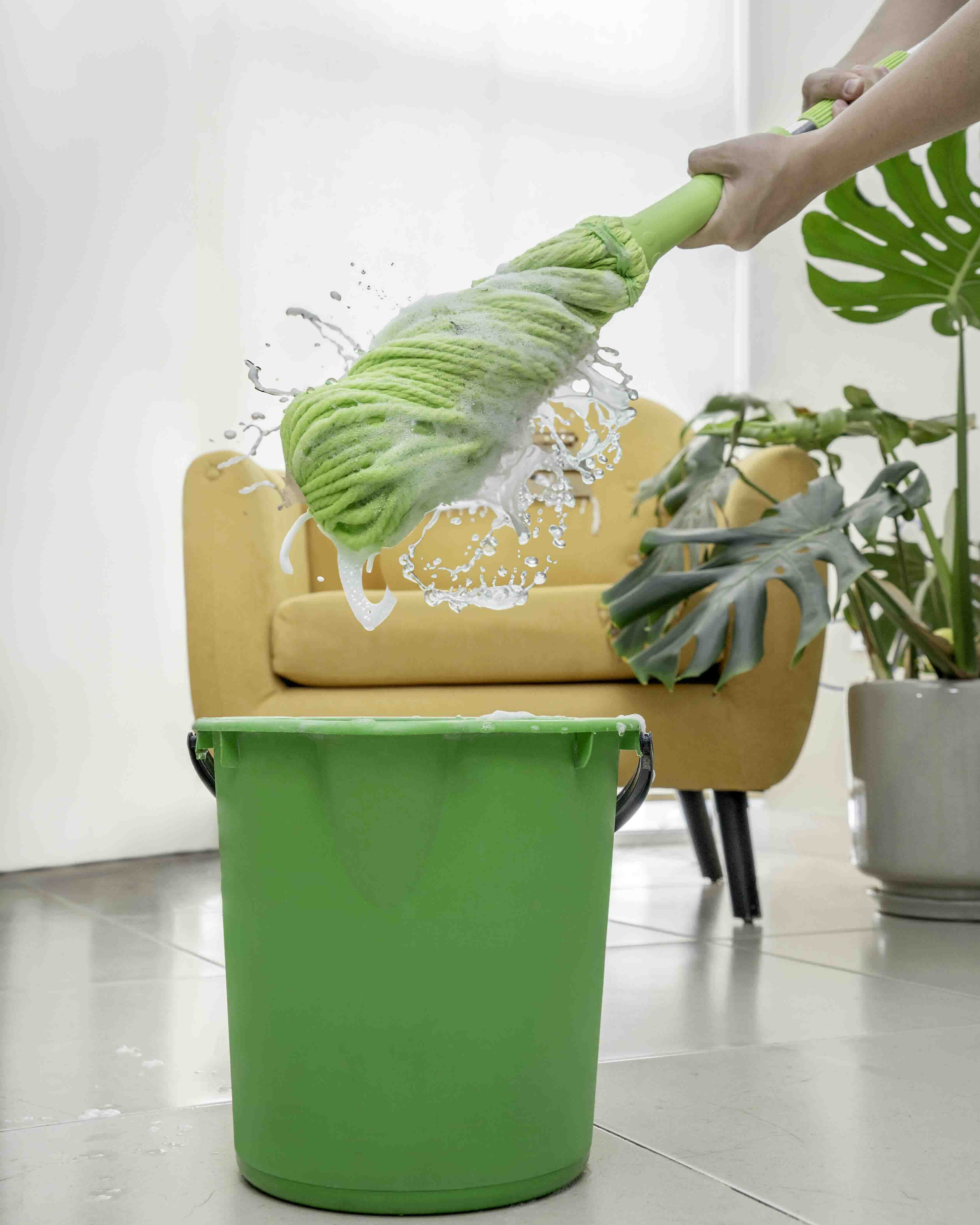 Magicmop siendo curado para piso de madera